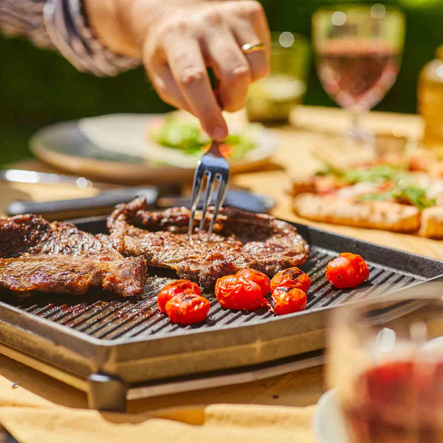 OOni doppelseitige grillpfanne als Servierpfanne
