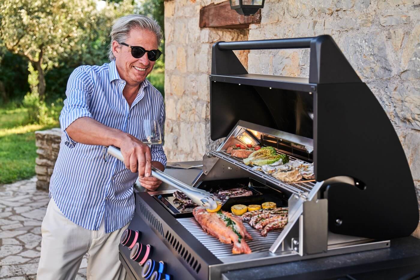 Napoleon OASIS 105 Outdoor-Küche mit 32-Zoll-Einbaugrill der 700er-Serie 2024, Außenküche, Detailansicht 6