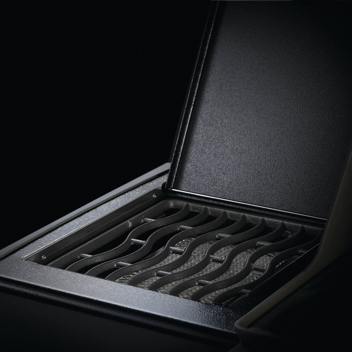 Napoleon Rogue XT 425, mit Sizzle Zone, Schwarz, Grillrost aus Gusseisen, für 1 - 10 Personen, Detailansicht 3