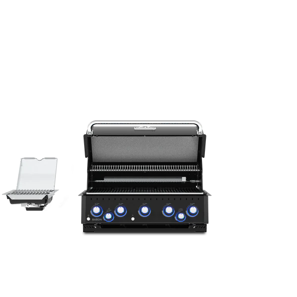 Baron™ 590 IR Shadow Built-In Einbaugrill mit geöffnetem Deckel