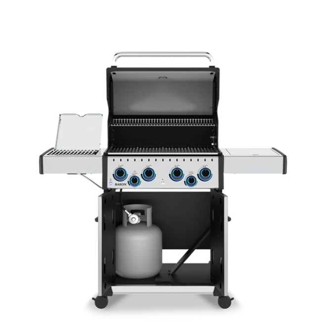 Broil King Baron S 490 IRX Gasgrill aus Edelstahl - Frontansicht mit geöffnetem Deckel und Türen