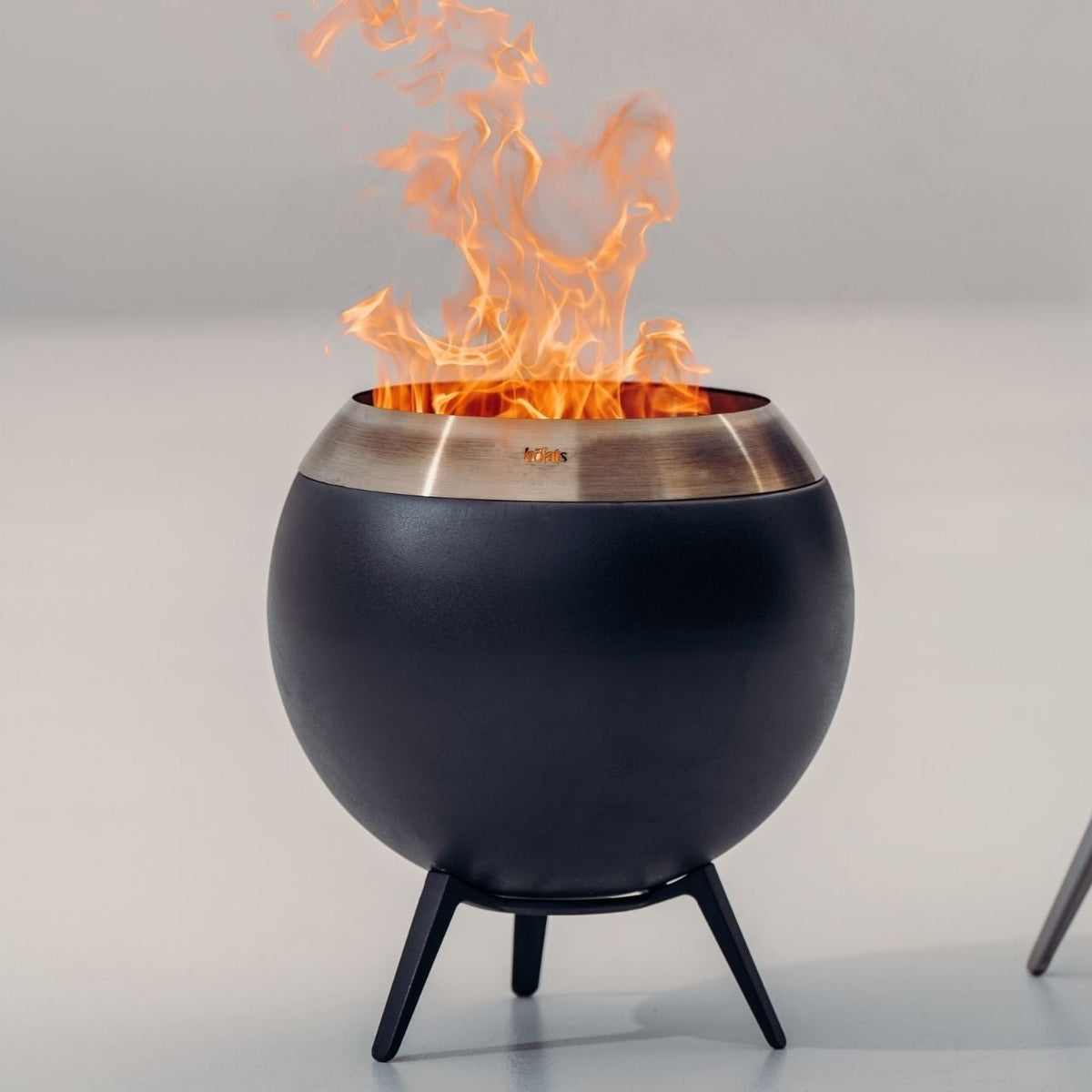 Höfats MOON 45 Feuerschale mit niedrigem Fuß, Detailansicht 4