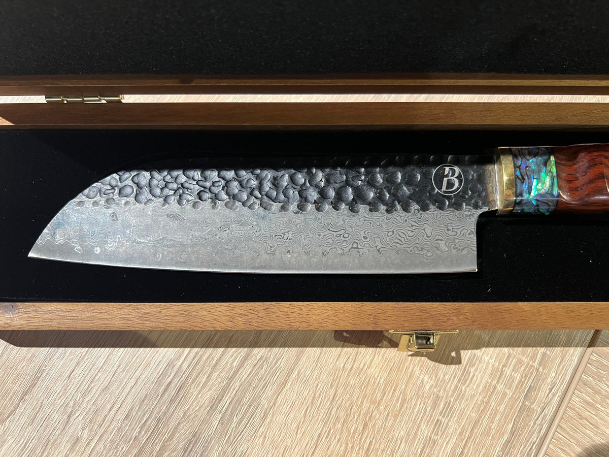 BABOSSA Heritage Santoku mit Griff aus Wüsteneisenholz, Messer, Detailansicht 4