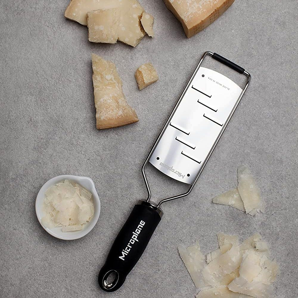 Microplane Große Raspel, Schwarz Gourmet Serie, Detailansicht 3