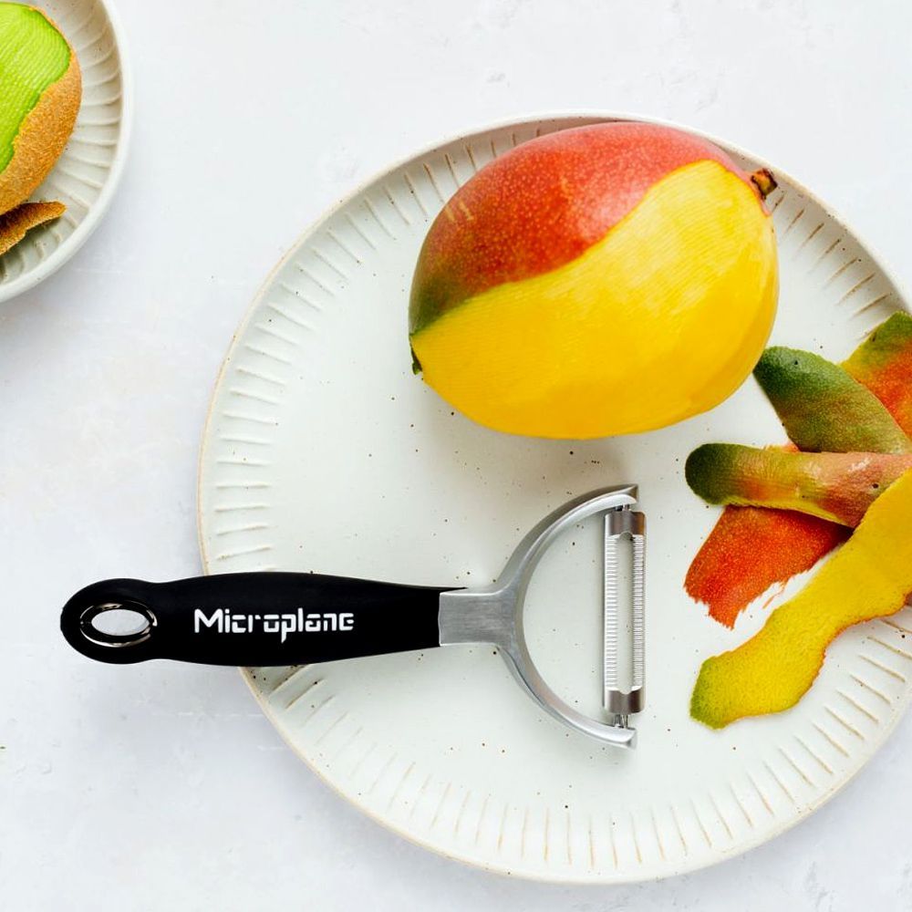 Microplane Profi Y Schäler gezahnt, Detailansicht 2