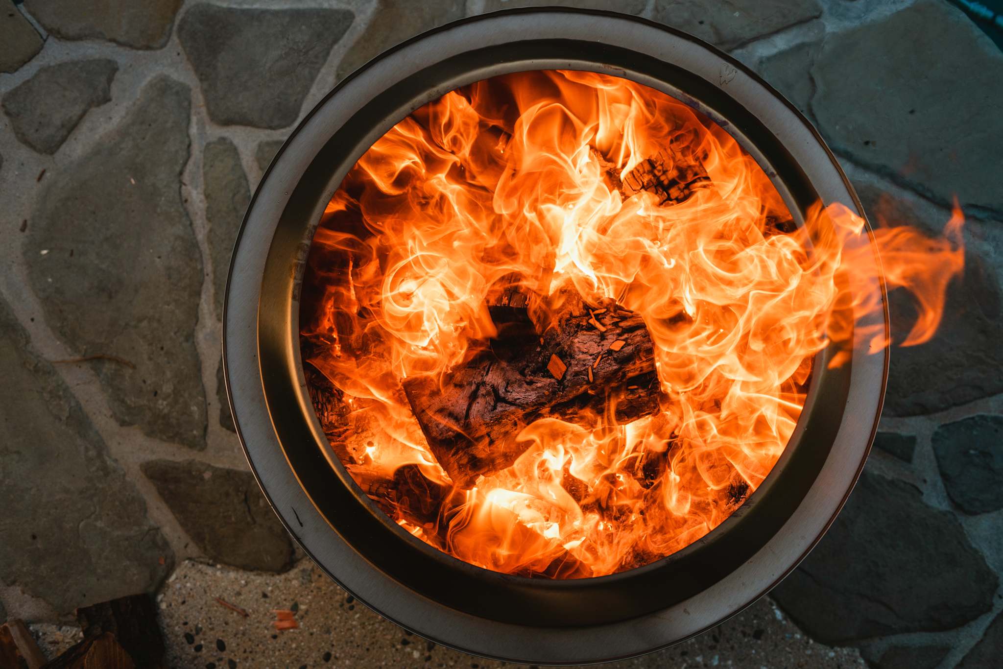 Solo Stove YUKON mit Standfuß 2.0 (GUNMETAL METALLIC), Detailansicht 2
