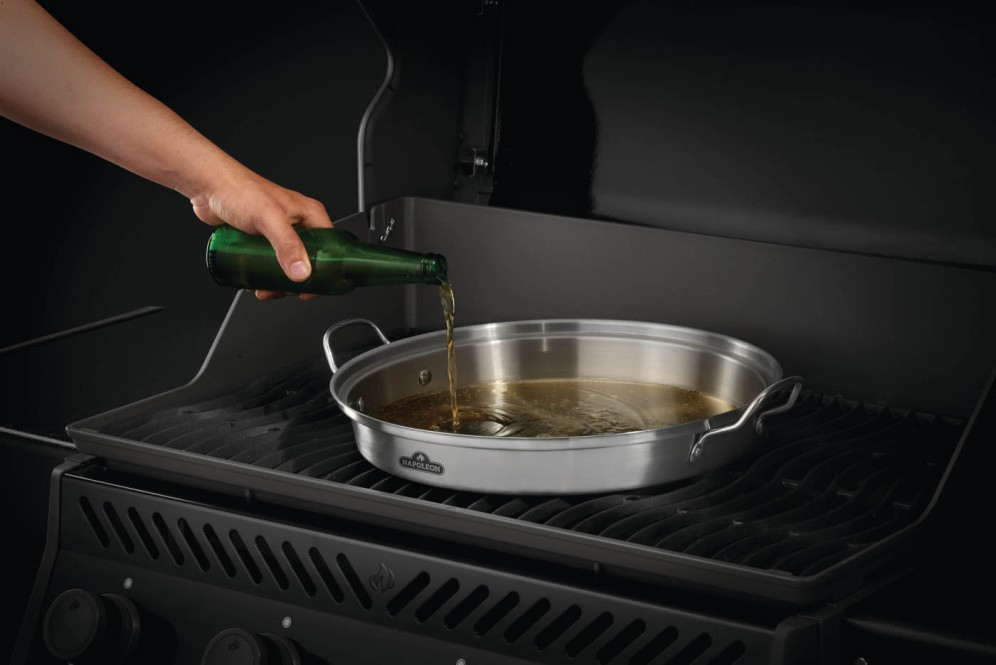 Hähnchenhalter Befüllung mit Bier