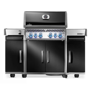 Napoleon Rogue Pro S 525 mit Gussrosten und zwei Seitenschränlen