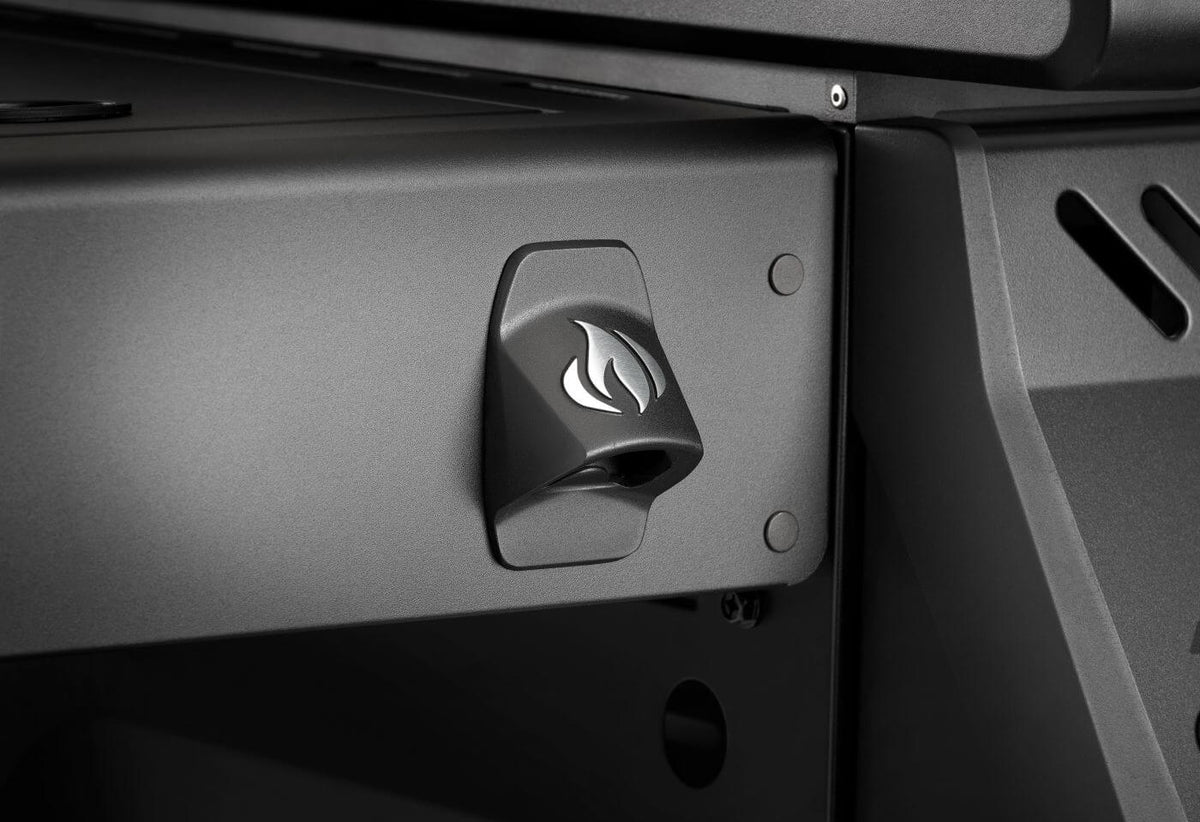 Napoleon Phantom, Rogue® PRO 30 Plancha, SIZZLE ZONE™ Seitenbrenner, mattschwarz, für 1 - 20 Personen, Detailansicht 7