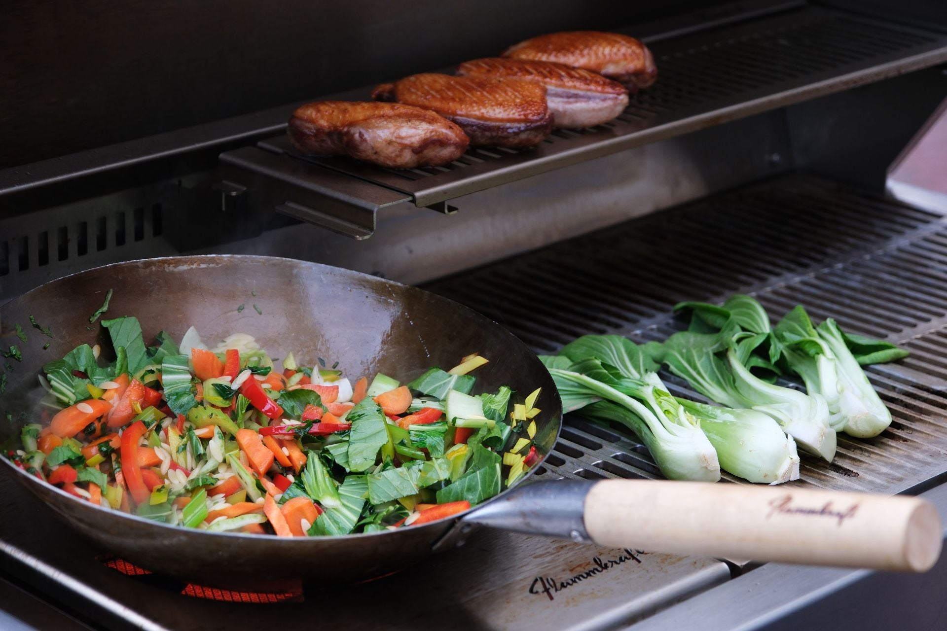 Flammkraft Block D (Gen. 5) Built-, Grillrost aus Edelstahlguss, für 1 - 15 Personen, Detailansicht 3
