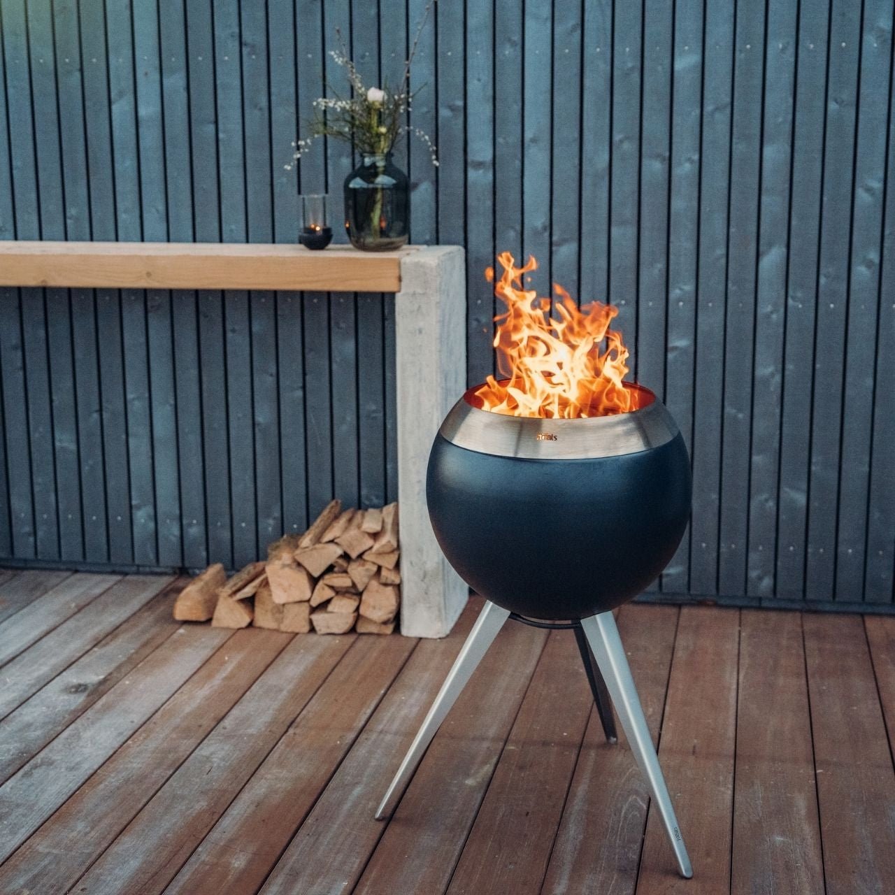 Höfats MOON 45 Feuerschale mit hohem Fuß, Detailansicht 4