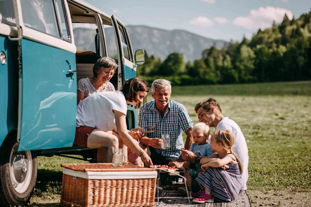 beim Camping ist der Knister Grill dein bester Begleiter