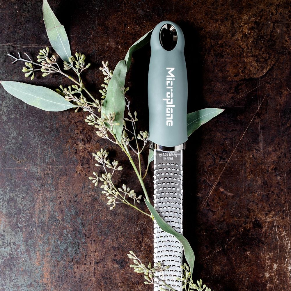Microplane Premium Zester-Reibe, Eukalyptus Grün, Detailansicht 2