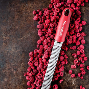 Microplane Premium Zester-Reibe, Granatapfelrot, Detailansicht 1