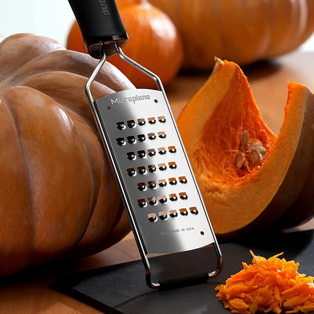 Microplane Sehr Grob, Schwarz Gourmet Serie, Detailansicht 3