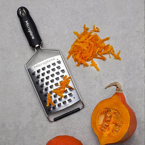 Microplane XL Grob, Schwarz Gourmet Serie, Detailansicht 1
