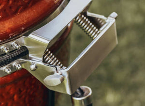 Monolith Junior Pro 2.0, Rot, Grillrost aus Edelstahl, für 1 - 8 Personen, Detailansicht 1